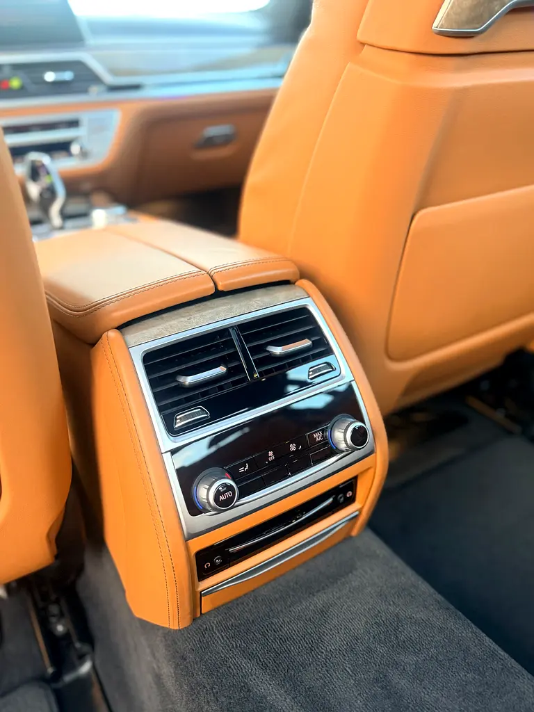 BMW 7-Series 730Li 2021 - photo 12 - Import Émirats | International Cars