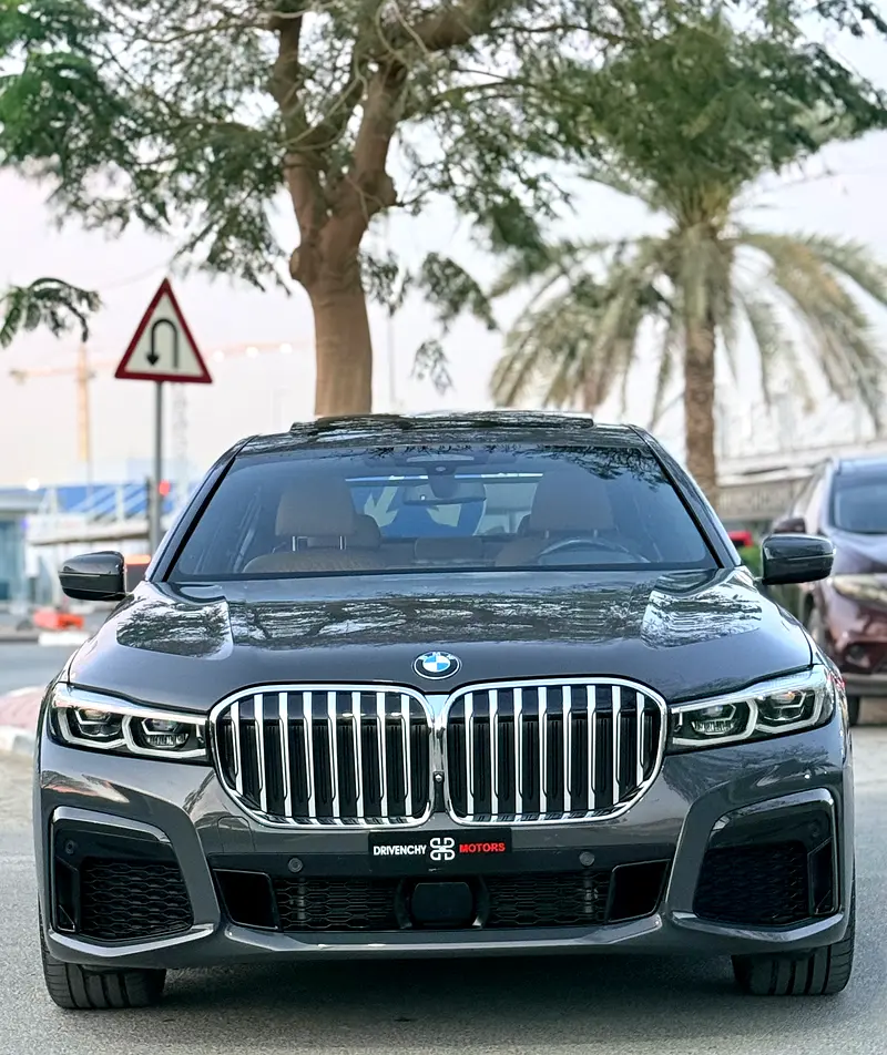 BMW 7-Series 730Li 2021 - photo 2 - Import Émirats | International Cars