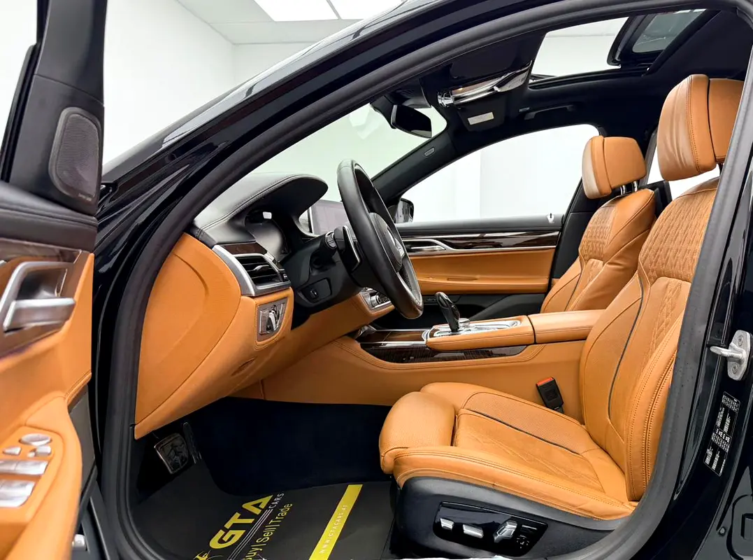 BMW 7-Series 730Li 2021 - photo 8 - Import Émirats | International Cars