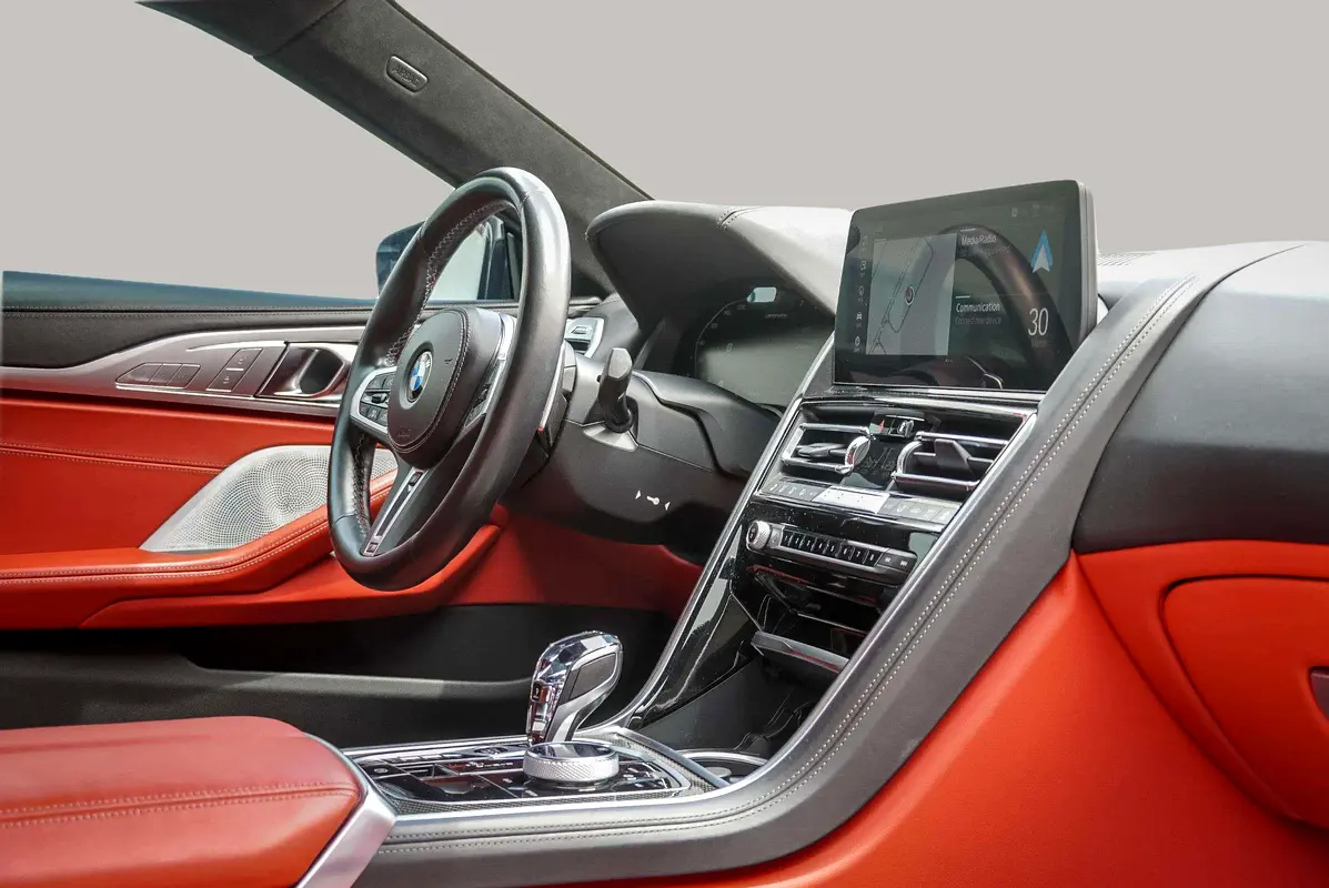 BMW 8-Series M850i xDrive 2023 - photo 10 - Import Émirats | International Cars