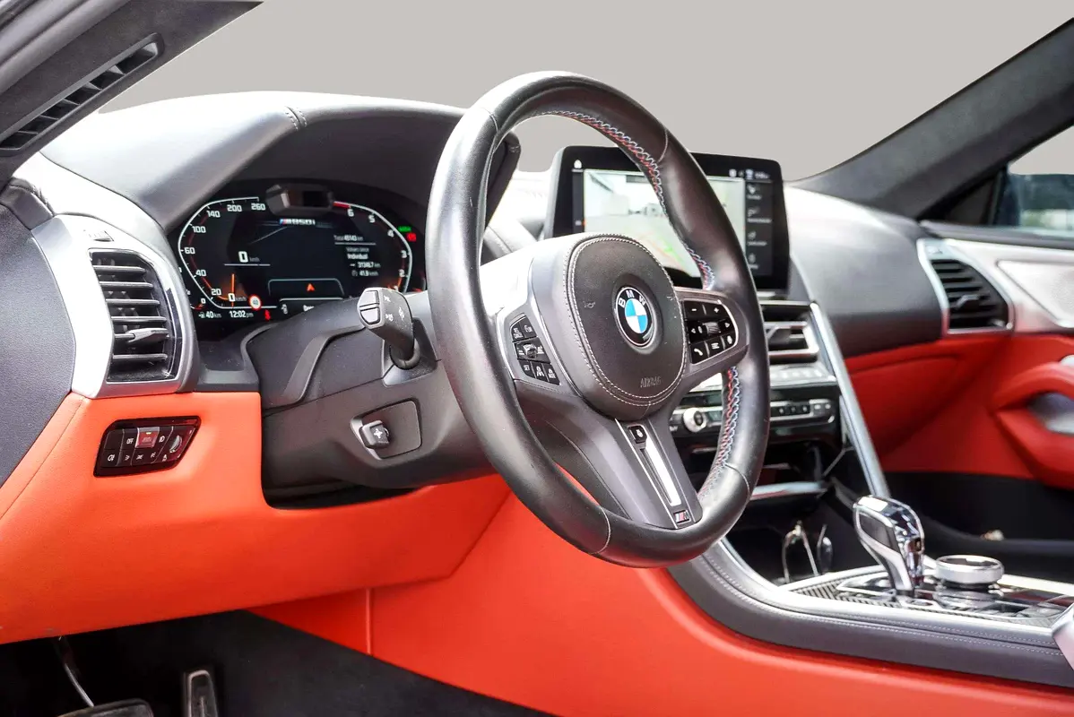 BMW 8-Series M850i xDrive 2023 - photo 11 - Import Émirats | International Cars