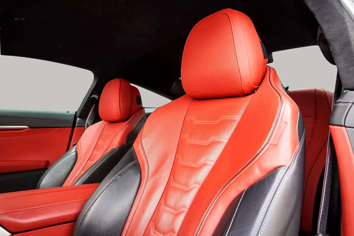 BMW 8-Series M850i xDrive 2023 - photo 12 - Import Émirats | International Cars