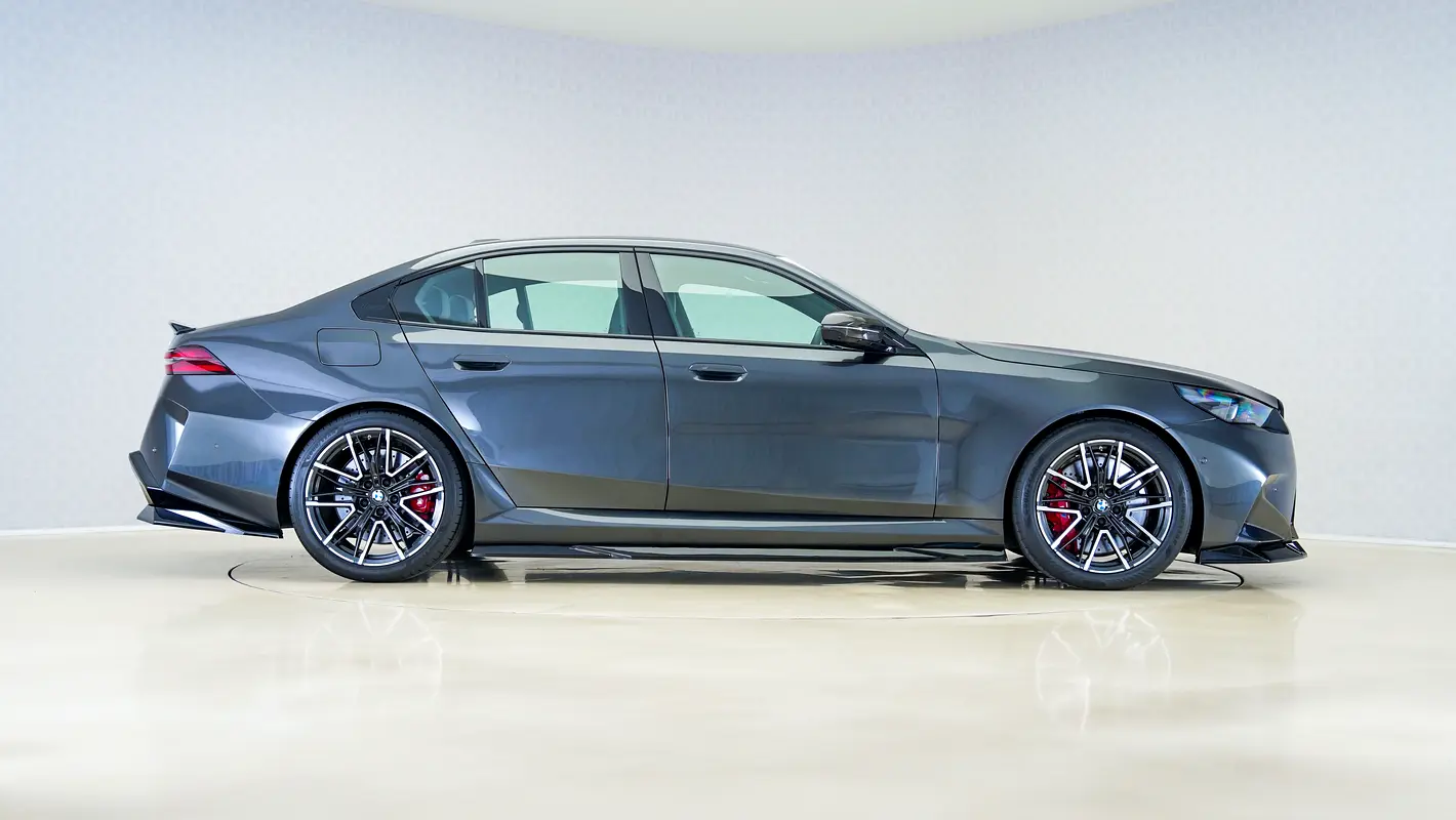 BMW M5 M5 Competition 2025 - photo 3 - Import Émirats | International Cars