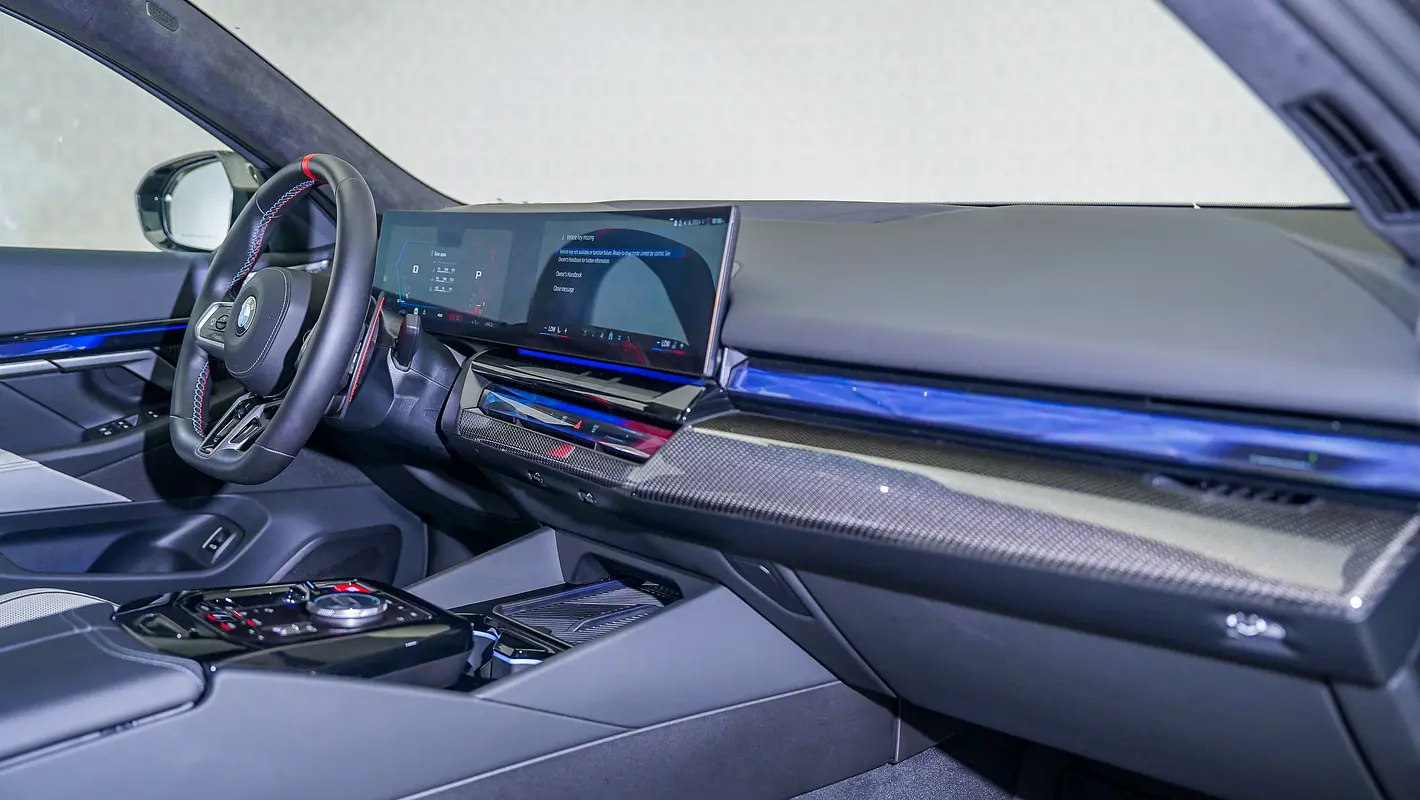 BMW M5 M5 Competition 2025 - photo 6 - Import Émirats | International Cars