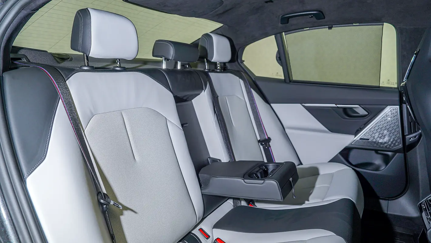 BMW M5 M5 Competition 2025 - photo 7 - Import Émirats | International Cars