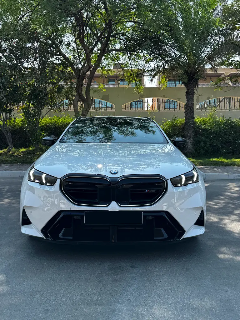 BMW M5 Standard 2026 - photo 2 - Import Émirats | International Cars