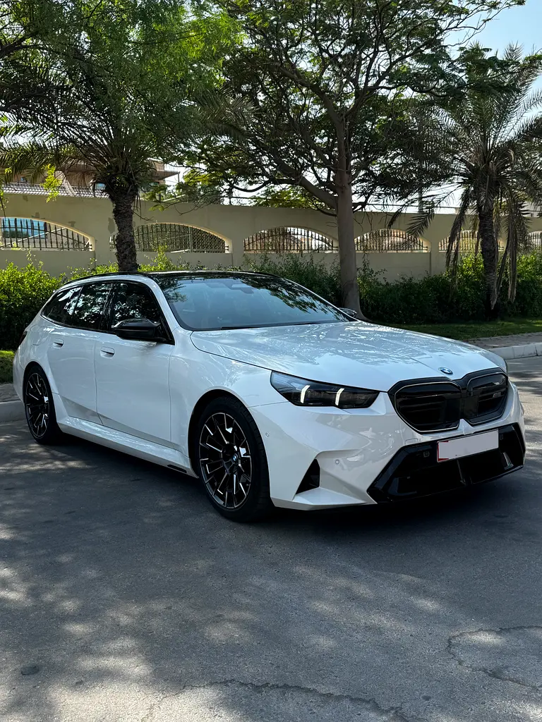 BMW M5 Standard 2026 - photo 4 - Import Émirats | International Cars