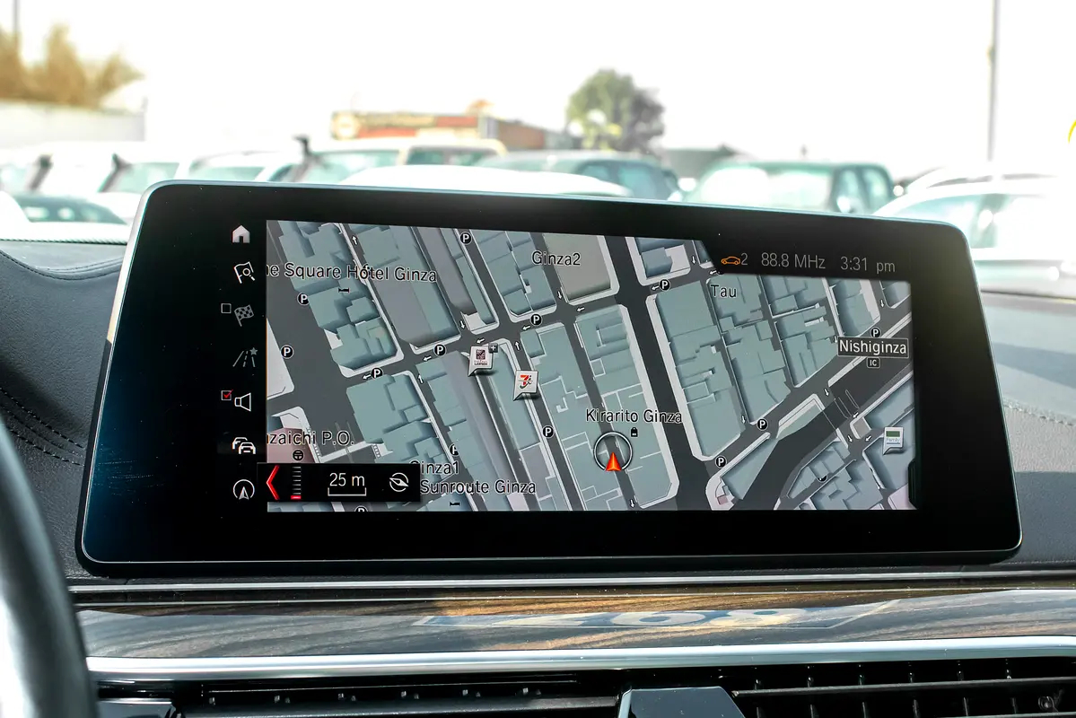 BMW M5 Standard 2018 - photo 11 - Import Émirats | International Cars