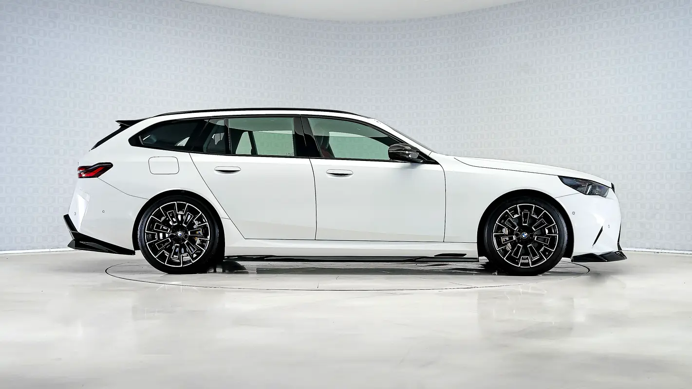 BMW M5 M5 Competition 2026 - photo 3 - Import Émirats | International Cars