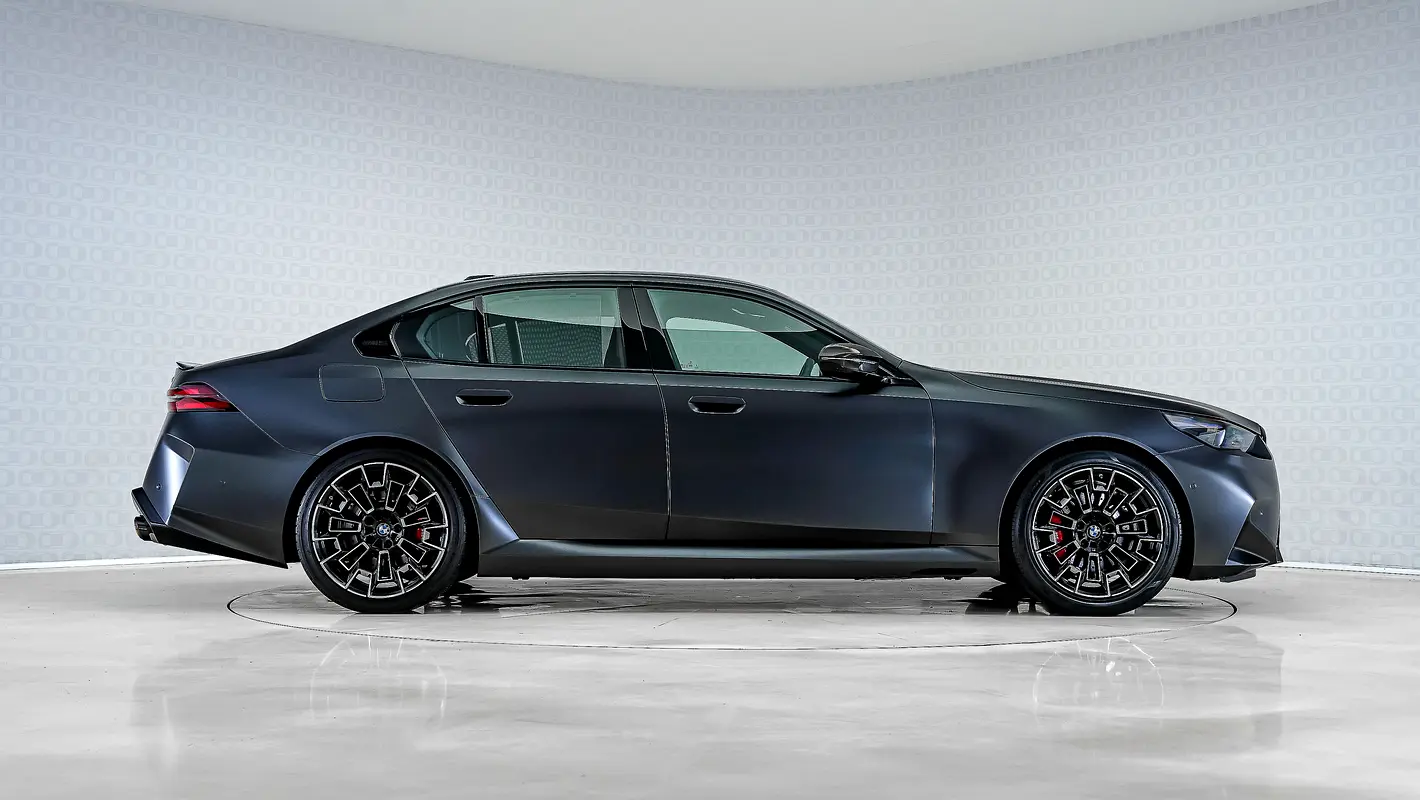 BMW M5 M5 Competition 2025 - photo 3 - Import Émirats | International Cars