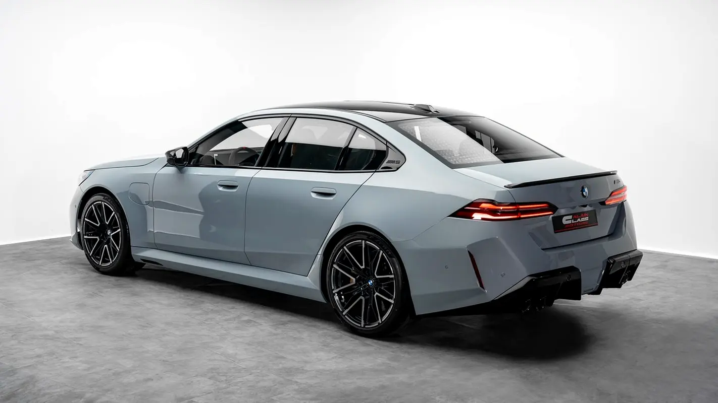 BMW M5 Standard 2026 - photo 2 - Import Émirats | International Cars