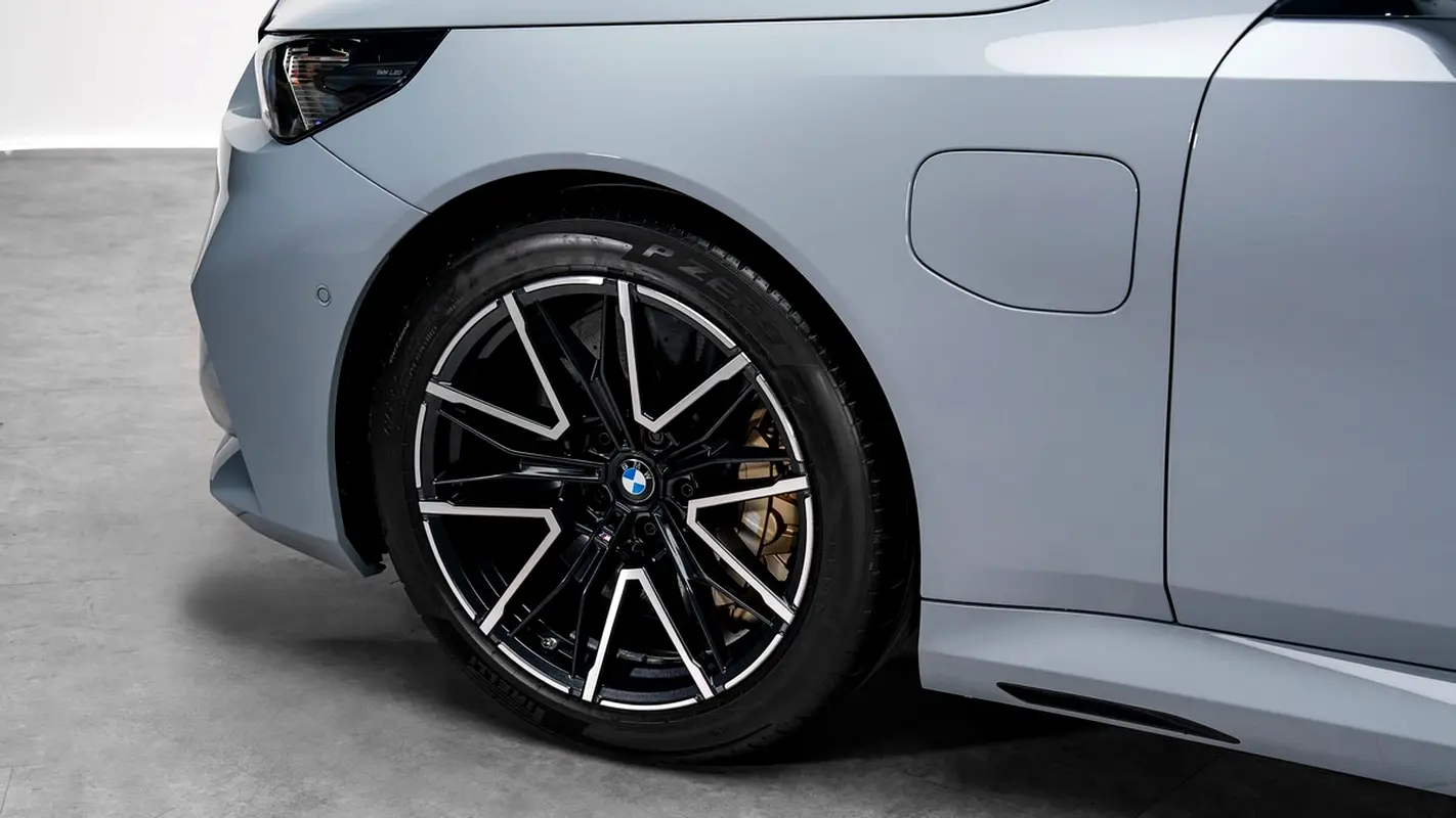 BMW M5 Standard 2026 - photo 4 - Import Émirats | International Cars