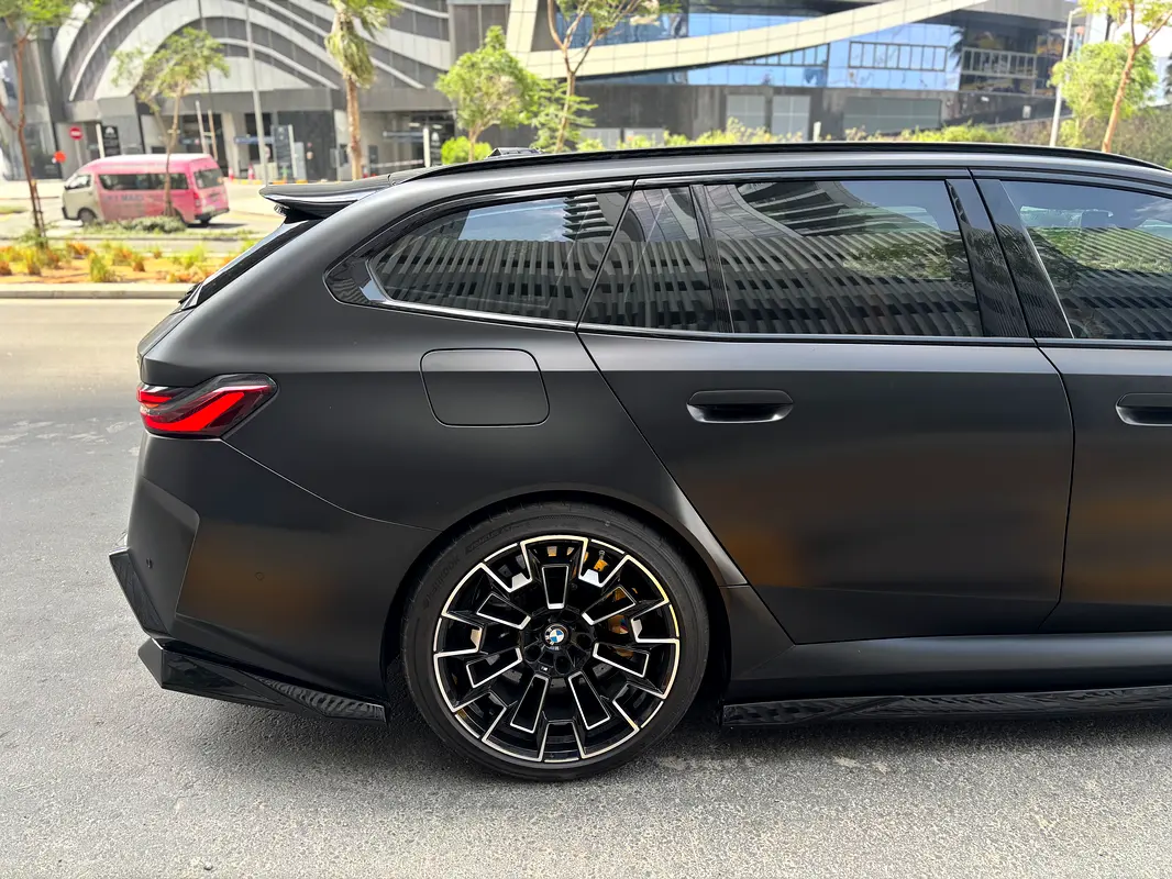 BMW M5 Other 2026 - photo 5 - Import Émirats | International Cars