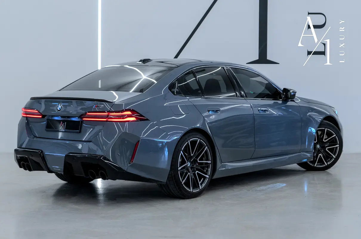 BMW M5 M5 Competition 2025 - photo 3 - Import Émirats | International Cars