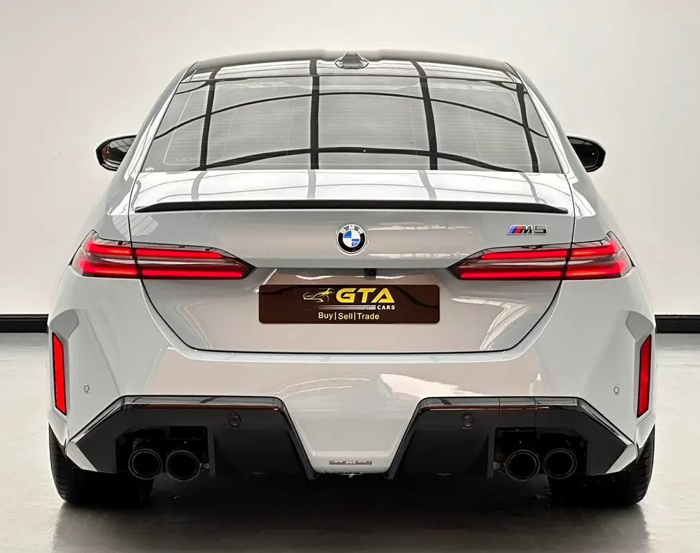BMW M5 Standard 2026 - photo 5 - Import Émirats | International Cars