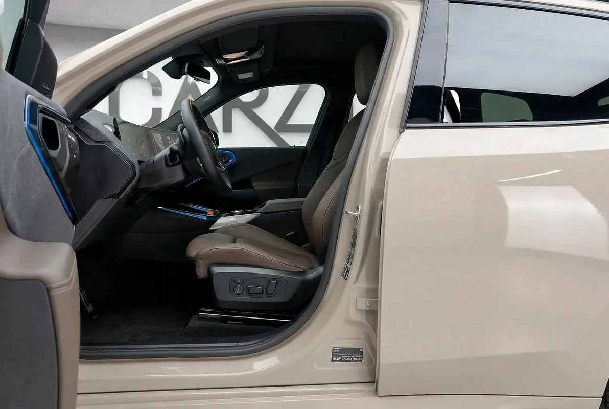 BMW X3 20 Xdrive 2025 - photo 8 - Import Émirats | International Cars