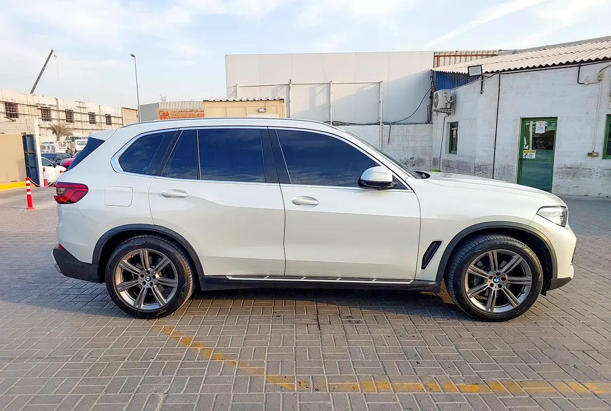 BMW X5 Xdrive 40i 2019 - photo 4 - Import Émirats | International Cars