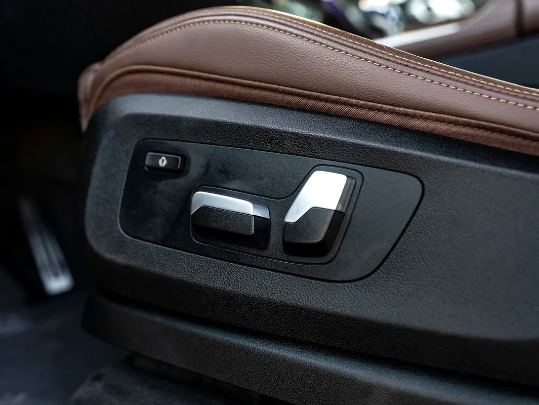 BMW X5 xDrive40i M Sport 2019 - photo 12 - Import Émirats | International Cars