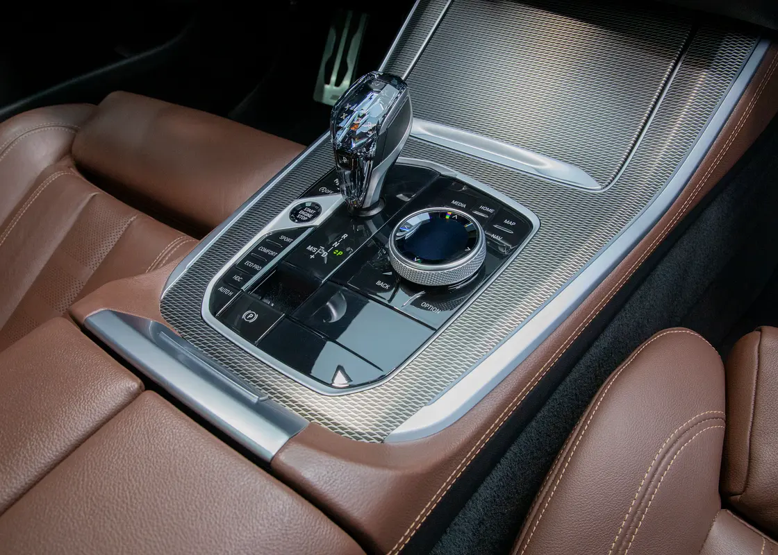 BMW X5 xDrive40i M Sport 2023 - photo 11 - Import Émirats | International Cars