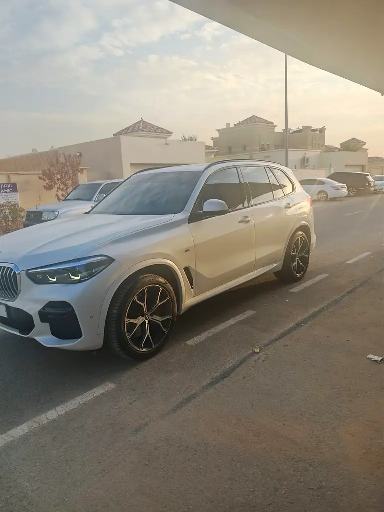 BMW X5 Xdrive 40i 2022 - photo 3 - Import Émirats | International Cars