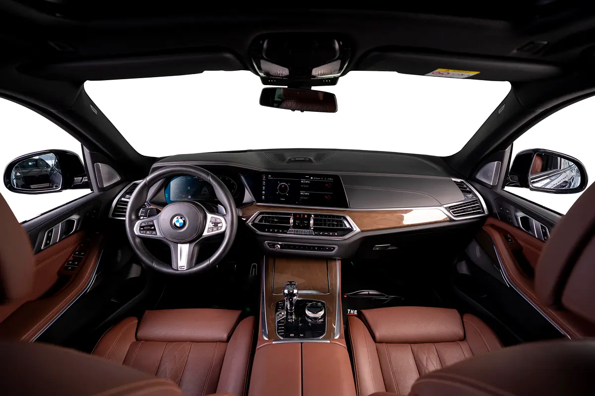 BMW X5 M50i 2020 - photo 10 - Import Émirats | International Cars