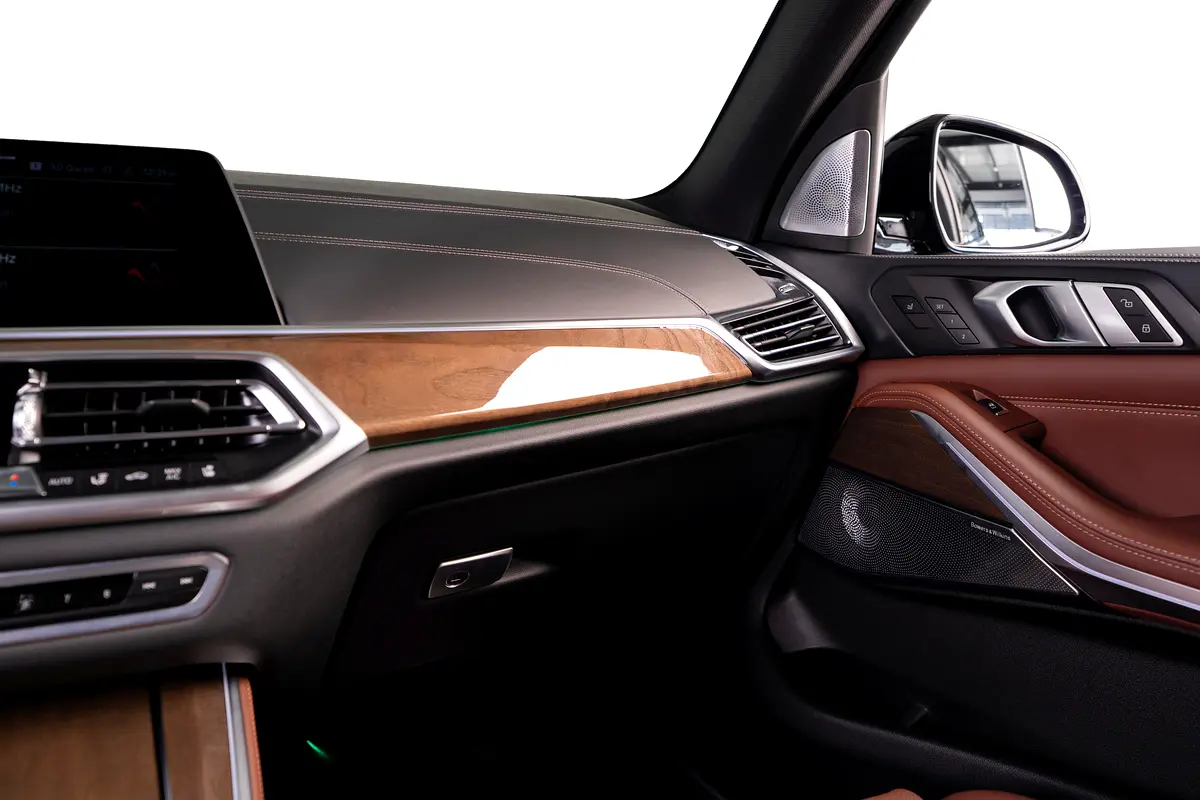 BMW X5 M50i 2020 - photo 11 - Import Émirats | International Cars