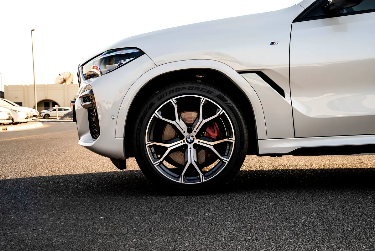 BMW X6 xDrive40i M Sport 2023 - photo 3 - Import Émirats | International Cars