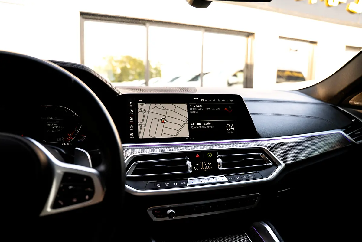 BMW X6 xDrive40i M Sport 2023 - photo 5 - Import Émirats | International Cars