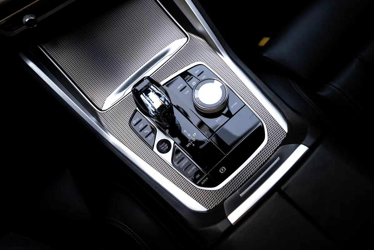 BMW X6 xDrive40i M Sport 2023 - photo 8 - Import Émirats | International Cars