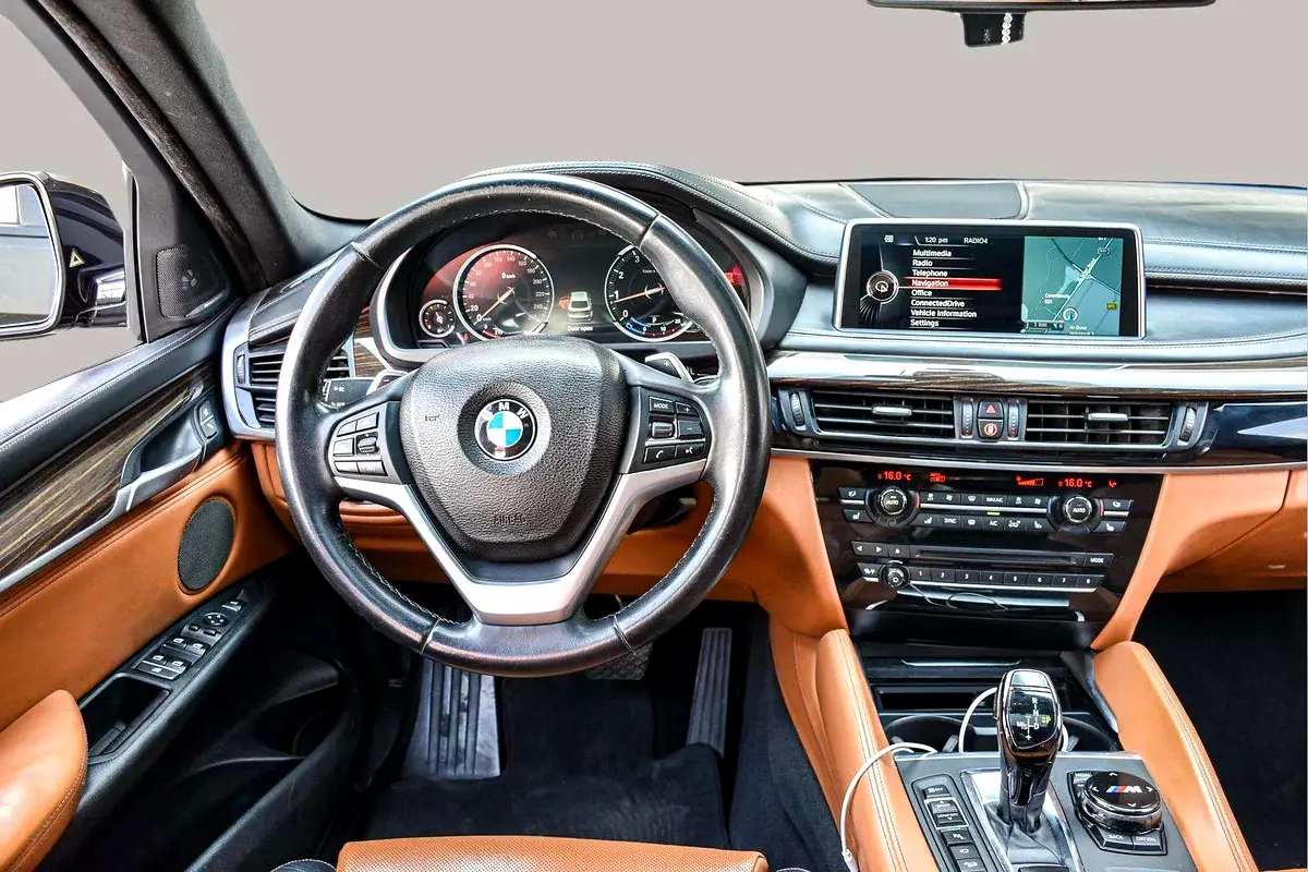 BMW X6 Xdrive50i 2015 - photo 10 - Import Émirats | International Cars