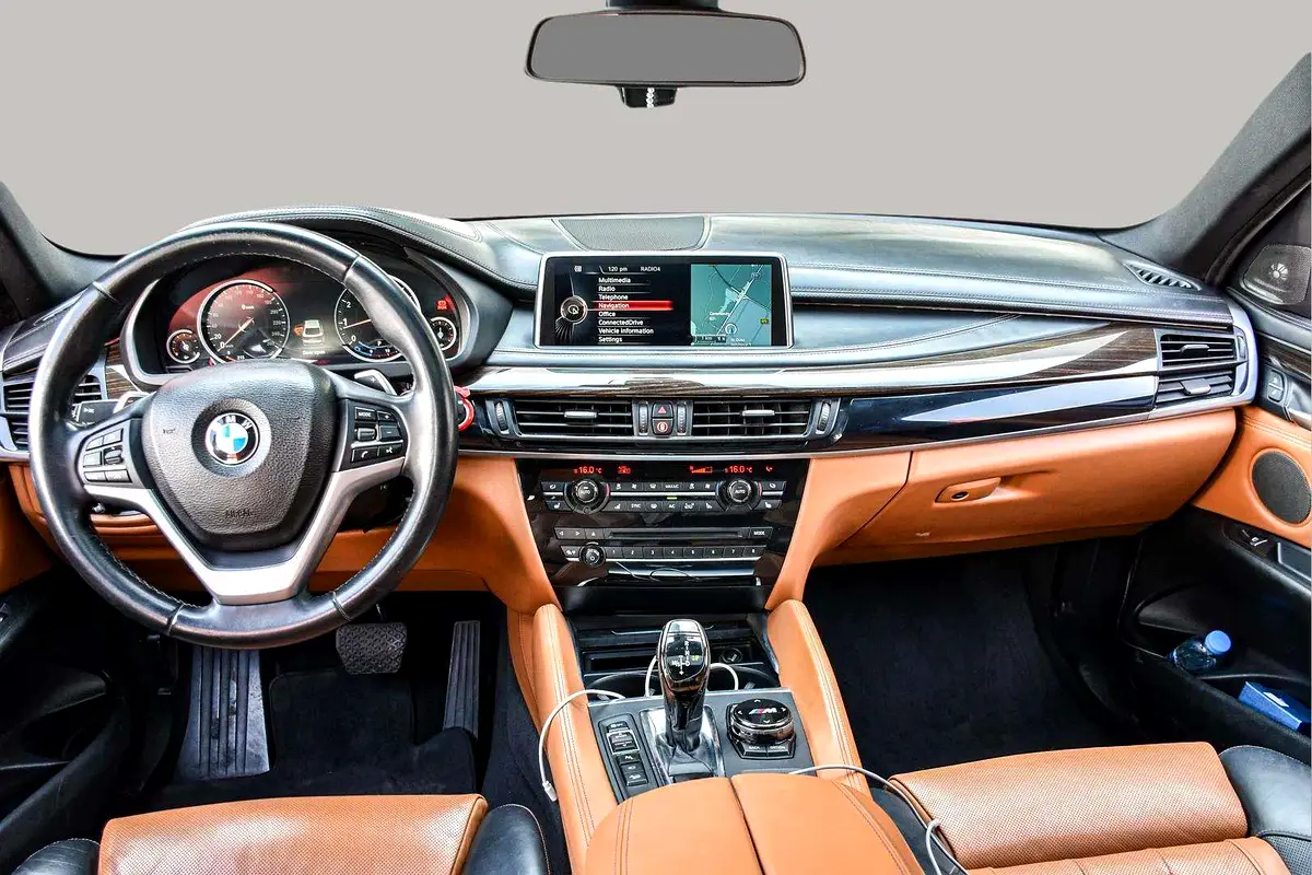 BMW X6 Xdrive50i 2015 - photo 9 - Import Émirats | International Cars