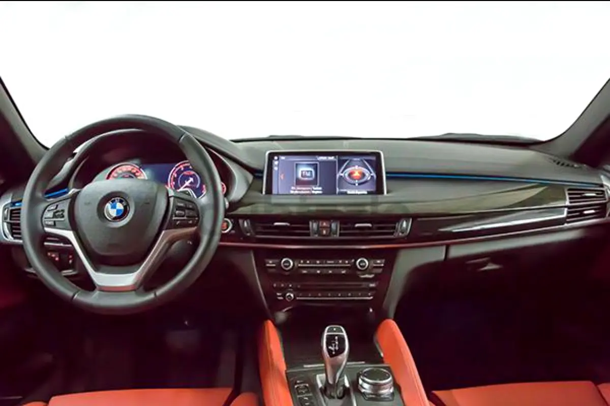 BMW X6 4.4i 2018 - photo 4 - Import Émirats | International Cars
