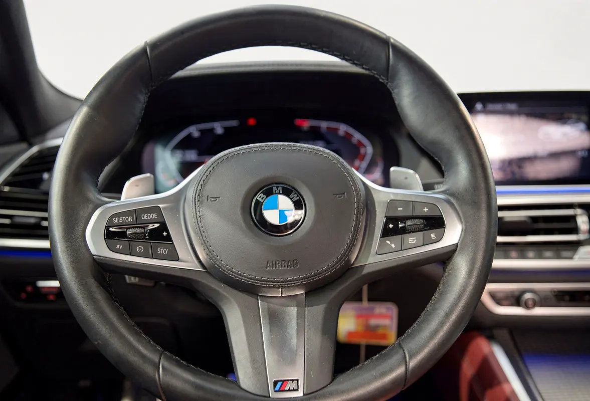 BMW X6 xDrive40i M Sport 2022 - photo 10 - Import Émirats | International Cars