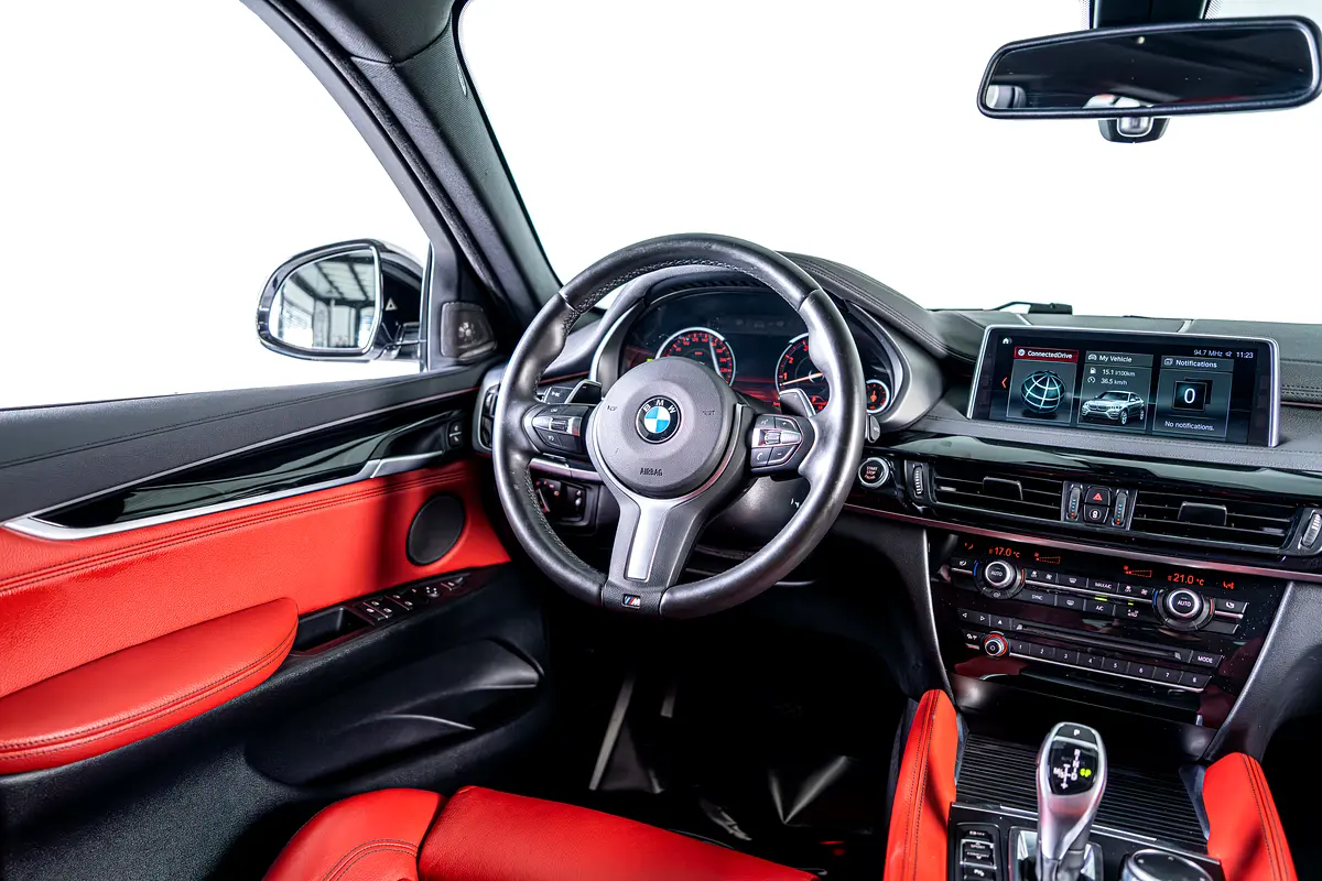 BMW X6 Xdrive35i 2018 - photo 11 - Import Émirats | International Cars