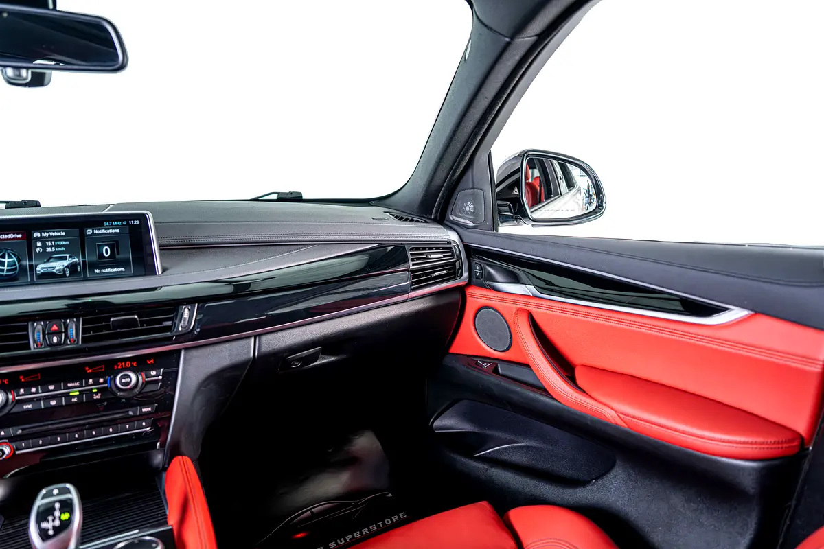 BMW X6 Xdrive35i 2018 - photo 12 - Import Émirats | International Cars