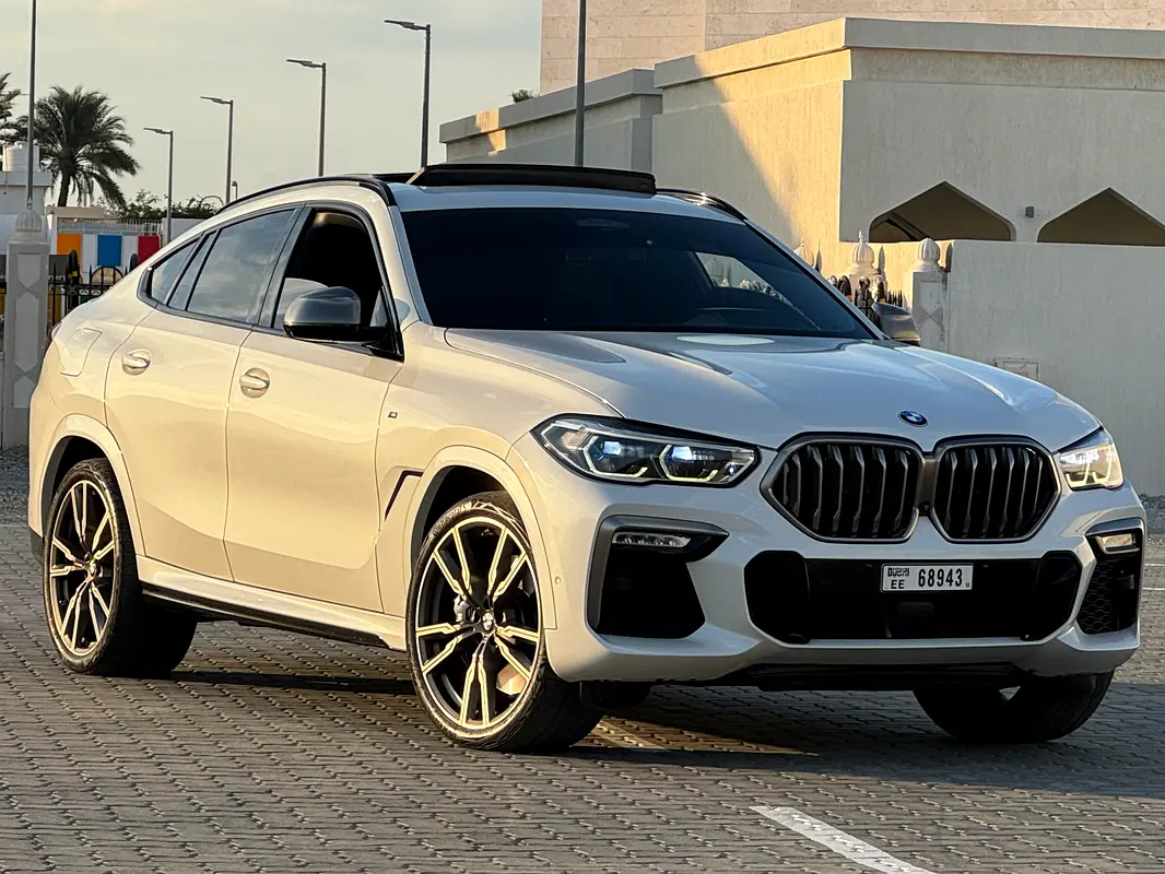 BMW X6 M50i 2021