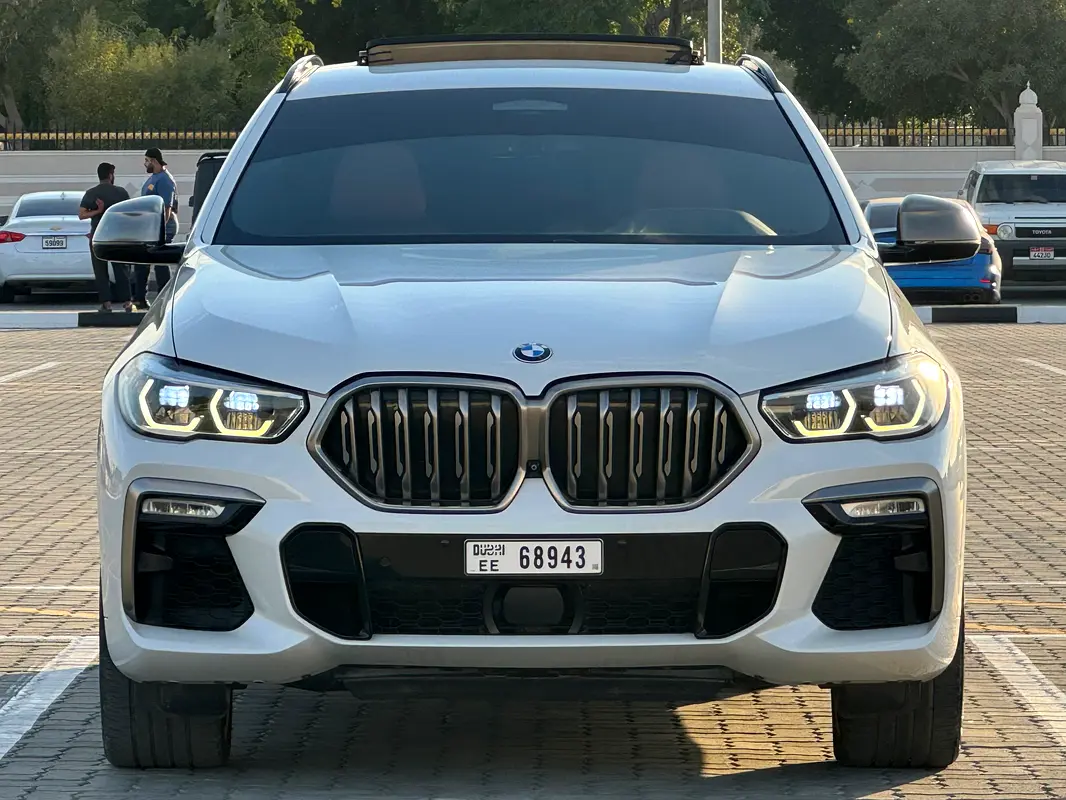 BMW X6 M50i 2021 - photo 2 - Import Émirats | International Cars