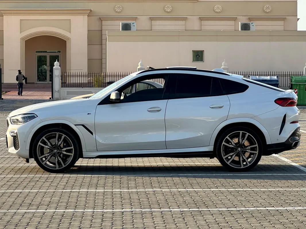 BMW X6 M50i 2021 - photo 5 - Import Émirats | International Cars