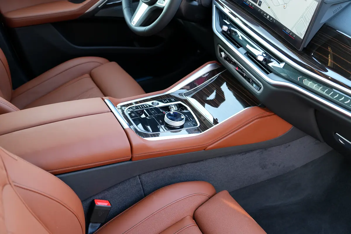 BMW X6 xDrive40i M Sport 2026 - photo 12 - Import Émirats | International Cars