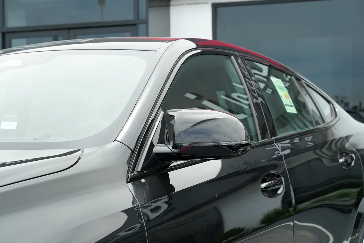 BMW X6 M60i 2026 - photo 12 - Import Émirats | International Cars