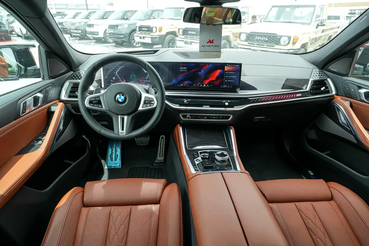 BMW X6 M60i 2026 - photo 9 - Import Émirats | International Cars