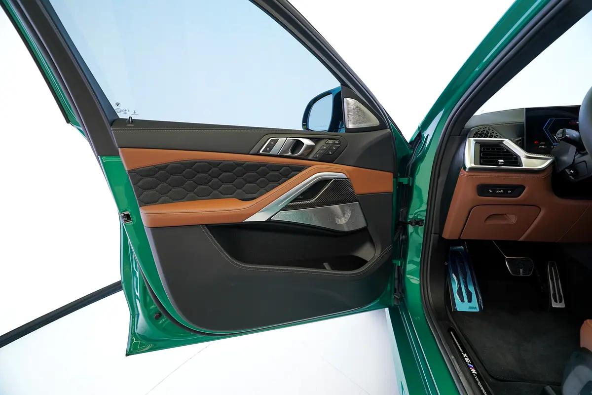 BMW X6 X6M Competition 2026 - photo 11 - Import Émirats | International Cars