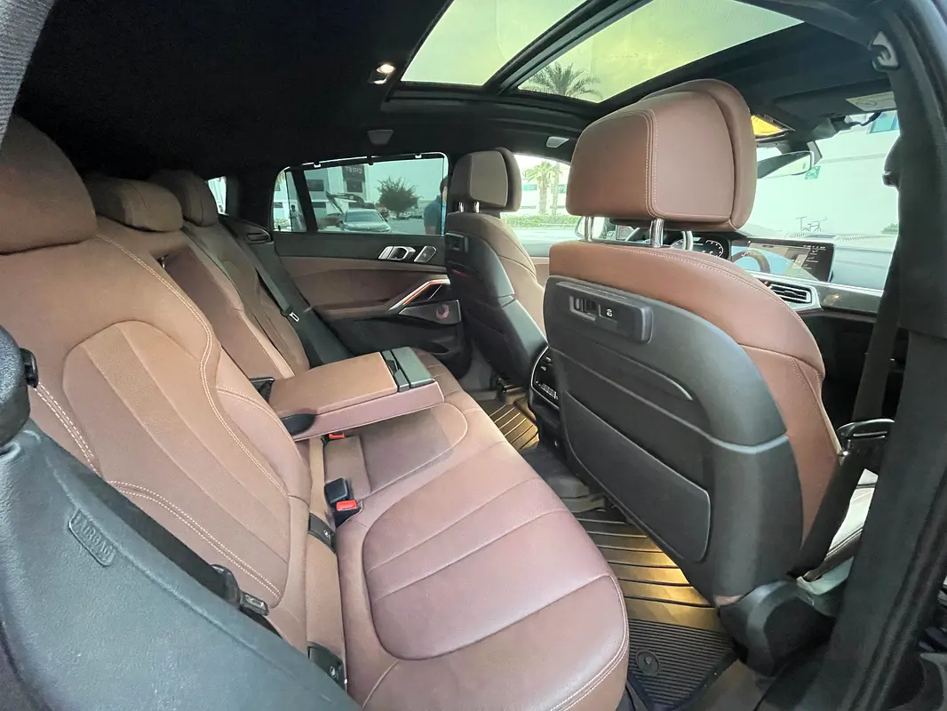BMW X6 50i M Sport 2022 - photo 11 - Import Émirats | International Cars