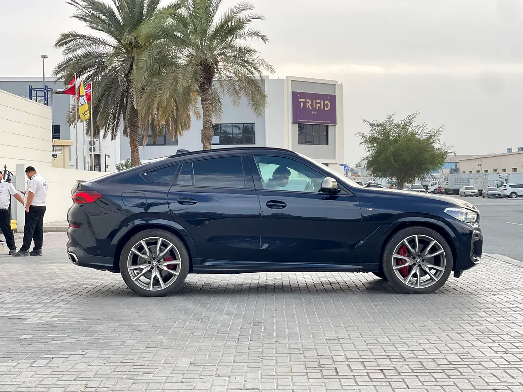 BMW X6 50i M Sport 2022 - photo 5 - Import Émirats | International Cars