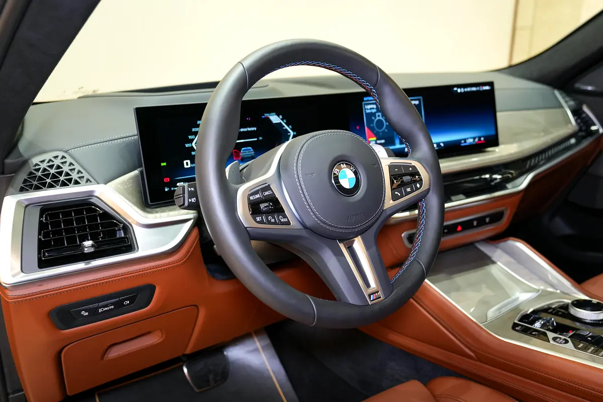 BMW X6 M50i 2026 - photo 4 - Import Émirats | International Cars