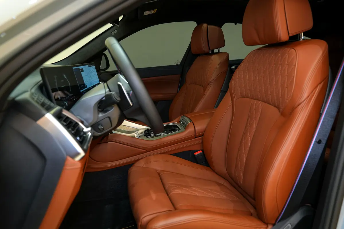 BMW X6 M50i 2026 - photo 6 - Import Émirats | International Cars