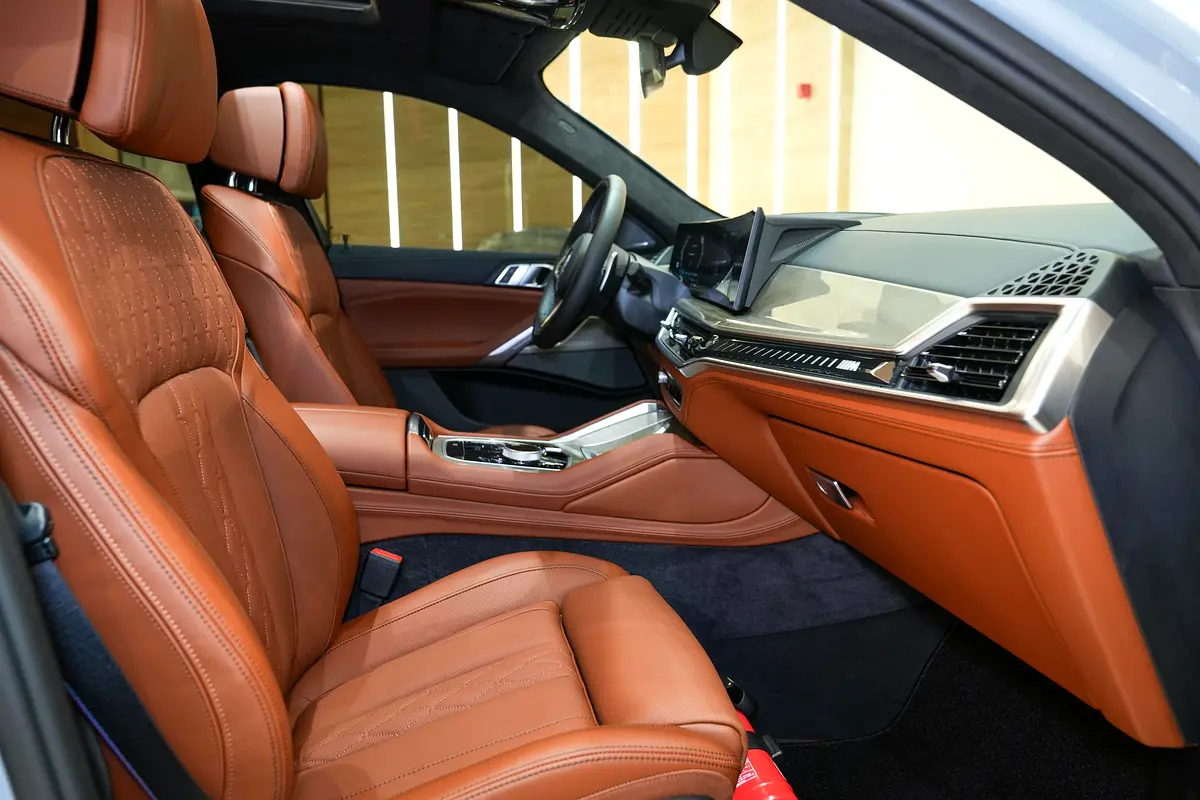 BMW X6 M50i 2026 - photo 9 - Import Émirats | International Cars