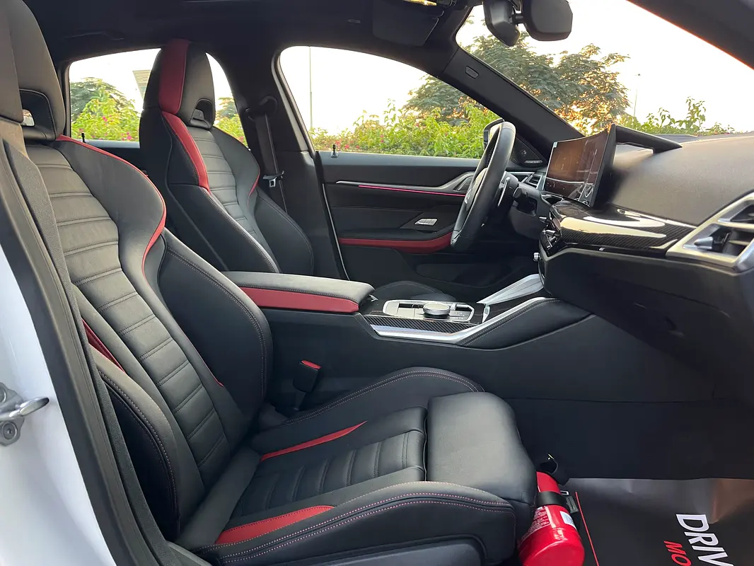 BMW 4-Series M440i xDrive 2025 - photo 11 - Import Émirats | International Cars