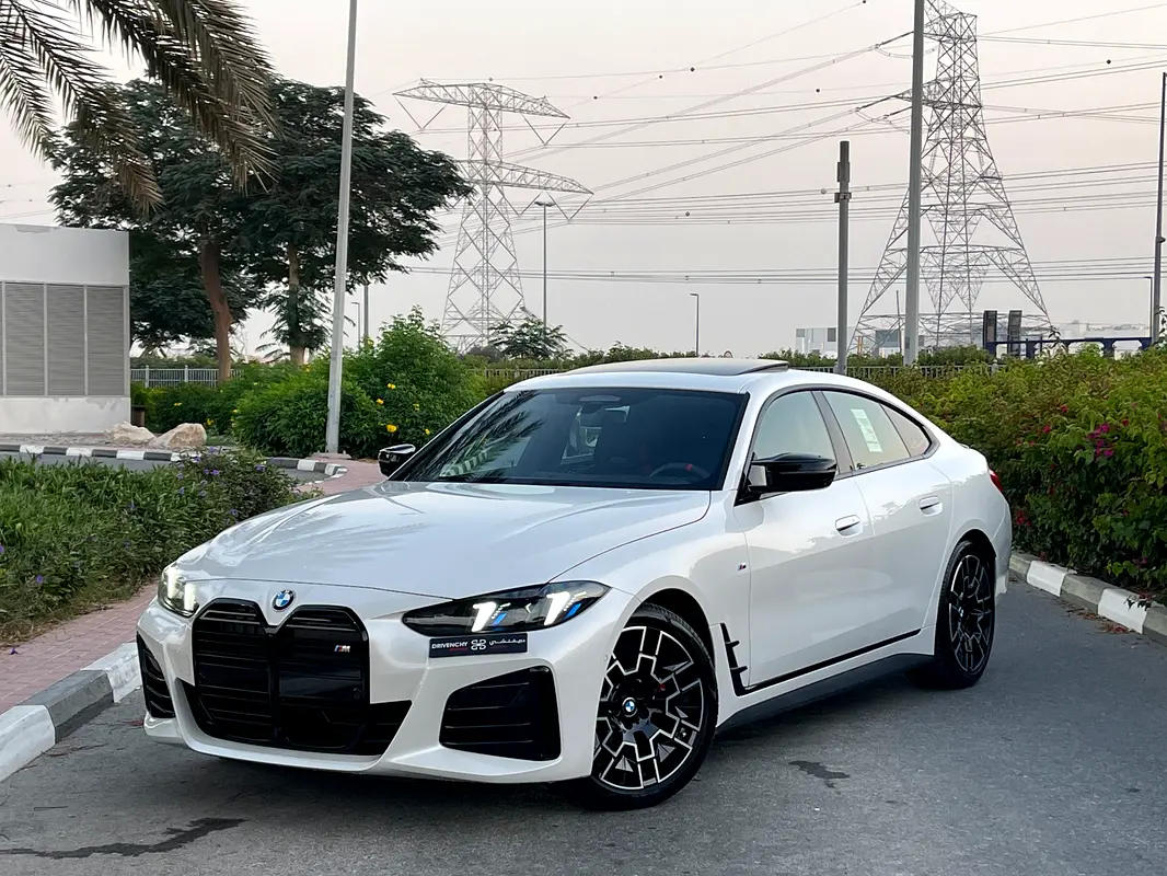 BMW 4-Series M440i xDrive 2025 - photo 3 - Import Émirats | International Cars