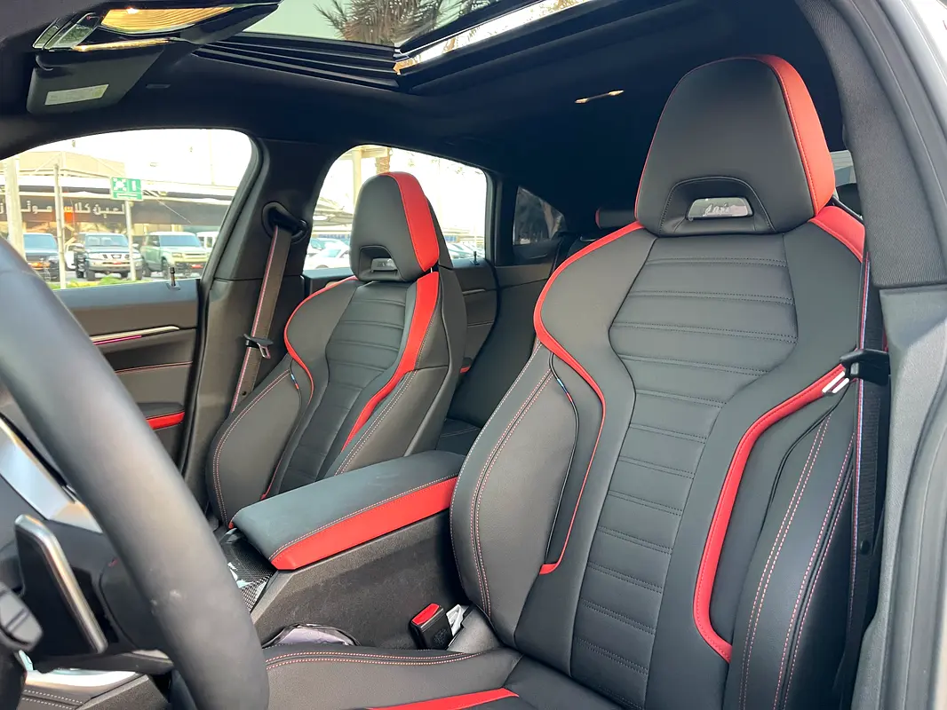 BMW 4-Series M440i xDrive 2025 - photo 8 - Import Émirats | International Cars